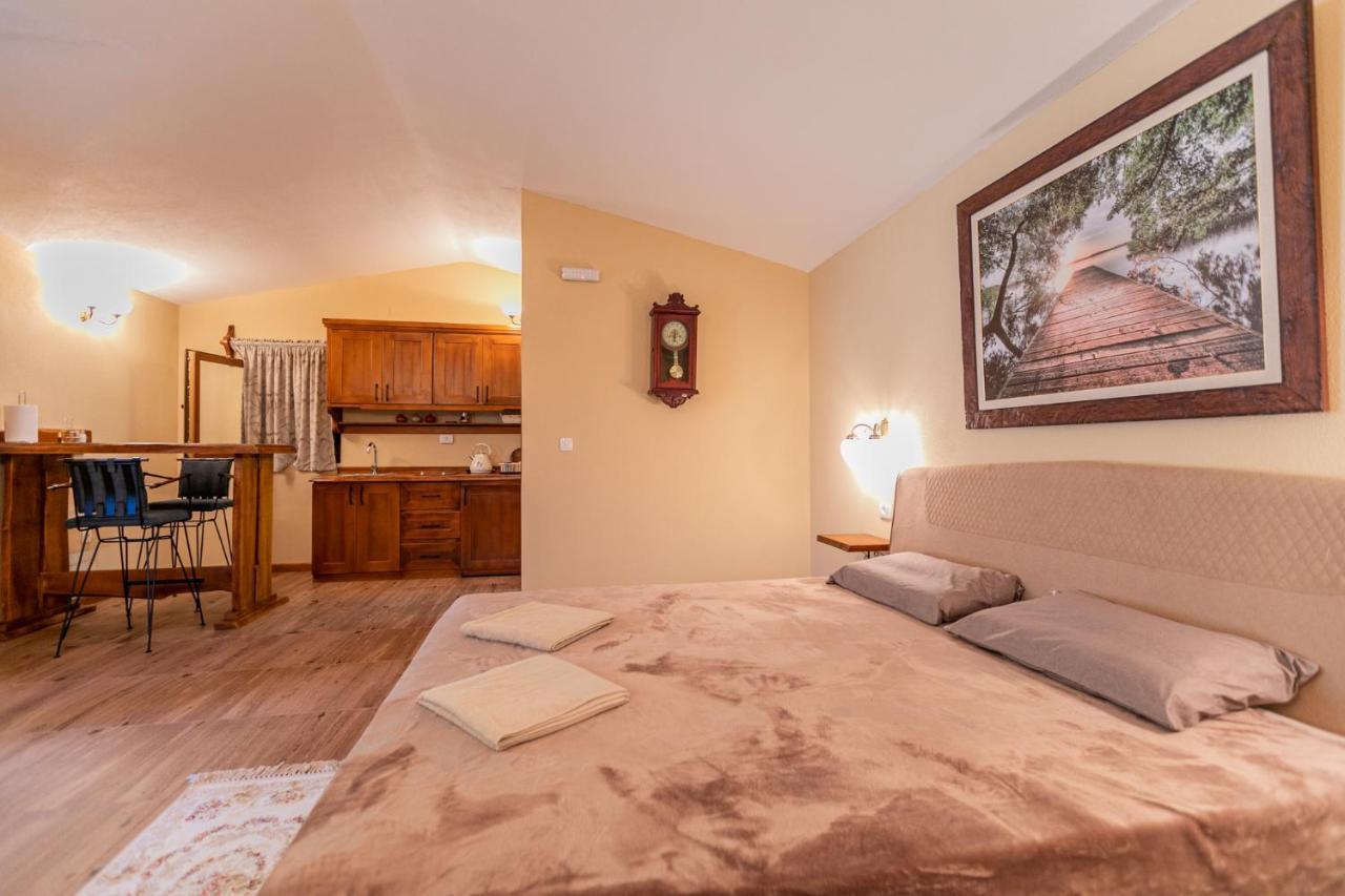 Ethno Lodge Ab Virpazar Exteriör bild